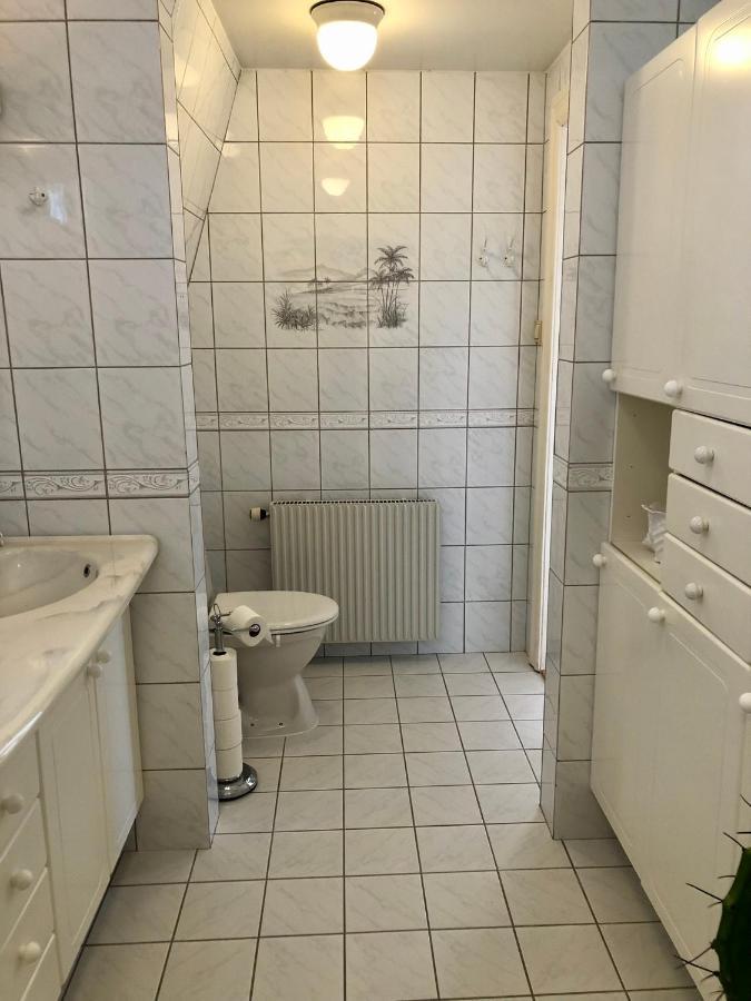 Vacker Vaning Med Havsutsikt I Stroemstads Centrum. Exterior foto